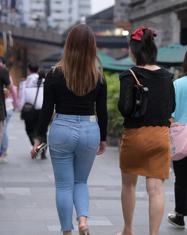 icecre打底裤好显气质，格外引人注目，简单美感