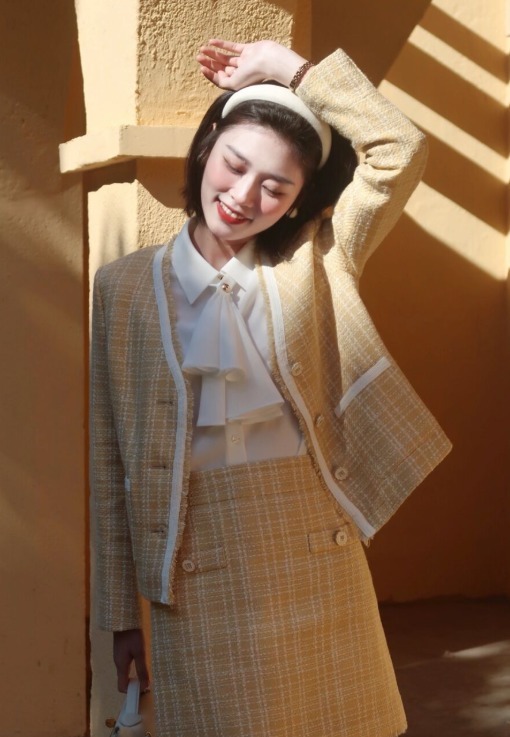 半身裙 日常穿搭没头绪?不妨试试“短外套+半身裙”,显高显瘦又有气质