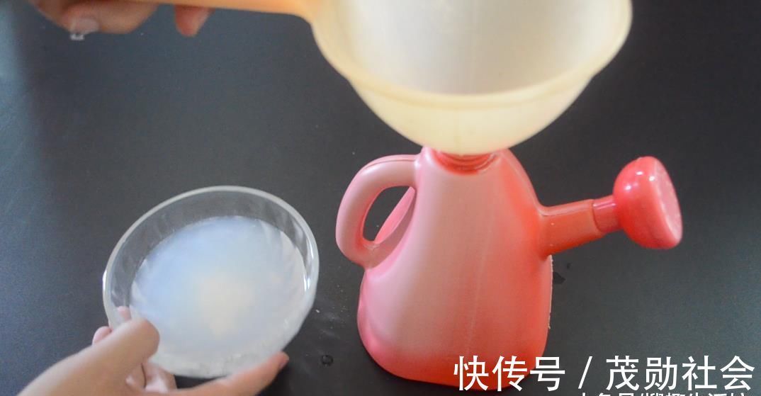 香皂和雪碧混合在一起, 解决了很多家庭困扰的烦恼, 看完赶紧试试