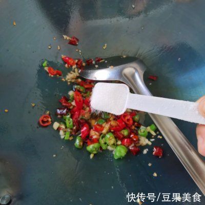 蒜蓉花甲粉丝煲