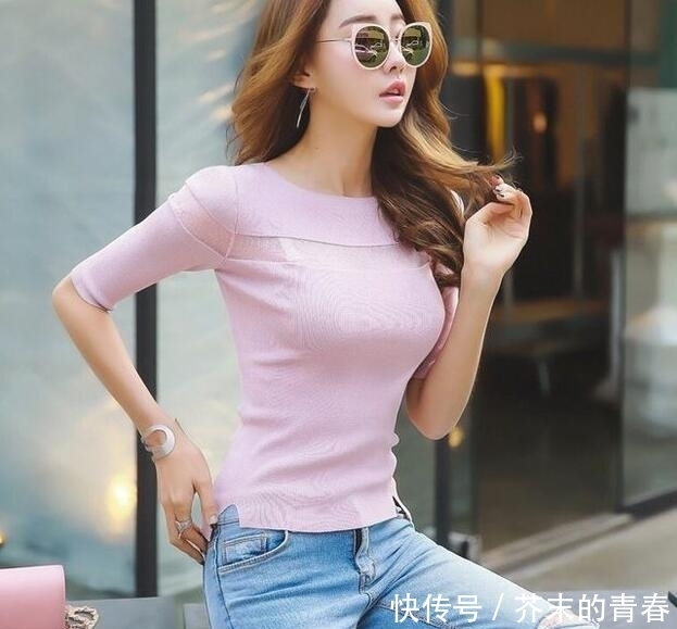 紧身|时尚穿搭:紧身牛仔裤小姐姐,俊美清纯让人喜欢!