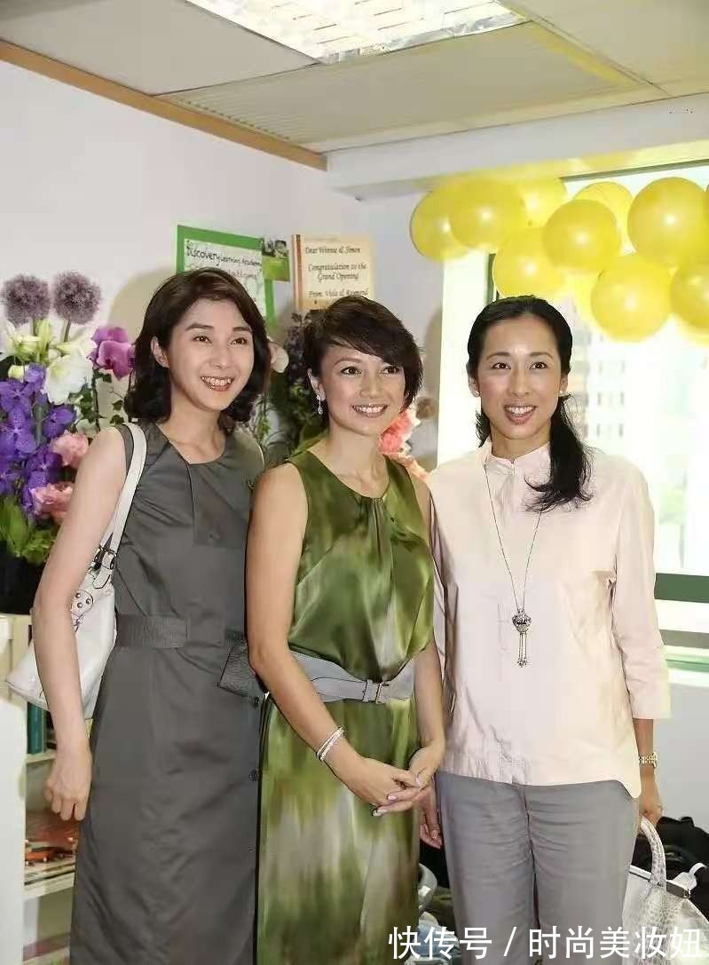 贵妇|朱玲玲真是优雅到骨子里,穿衬衫配9分裤亮相,贵妇气质藏不住