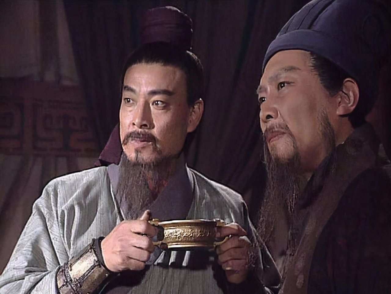 痛哭|诸葛亮挥泪斩马谡时，为何全军跟着痛哭？因为大家感觉对不起丞相