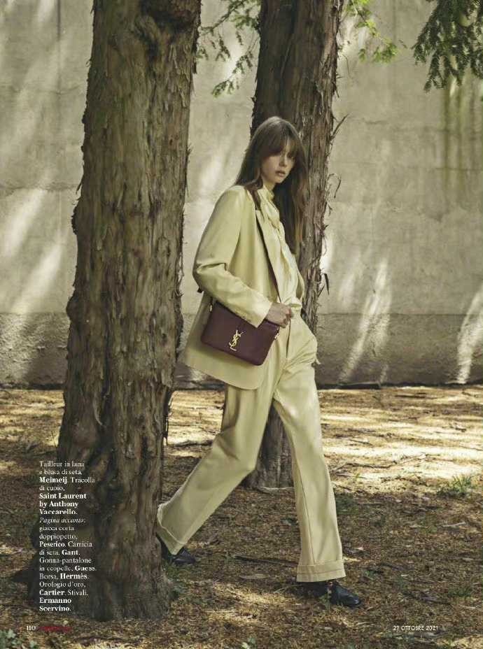 街拍 时髦的巴黎女郎,70年代的慵懒复古风格,随性穿搭散发浪漫情调