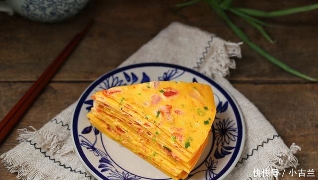 金黄|不和面不擀面的早餐饼,手快5分钟就上桌,金黄红润有食欲
