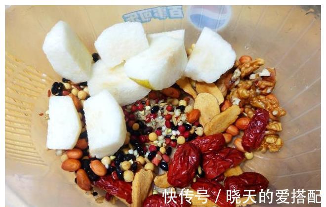 孩子想在学校门口买小吃，妈妈在家就能做，美味可口又干净卫生