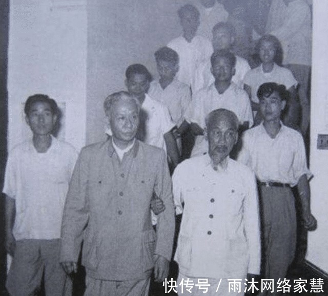 越南语@越南权贵不屑越南语,坚持说汉语,胡志明颁布一政策彻底废了汉语