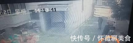 态度|“妈妈给我玩手机!”,两个家庭对手机不同态度,决定孩子的未来