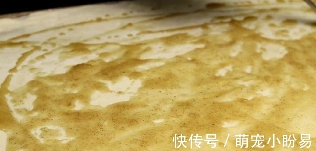 想吃烧饼不用排队买,教你在家做,咬一口直掉渣,做法简单又好吃