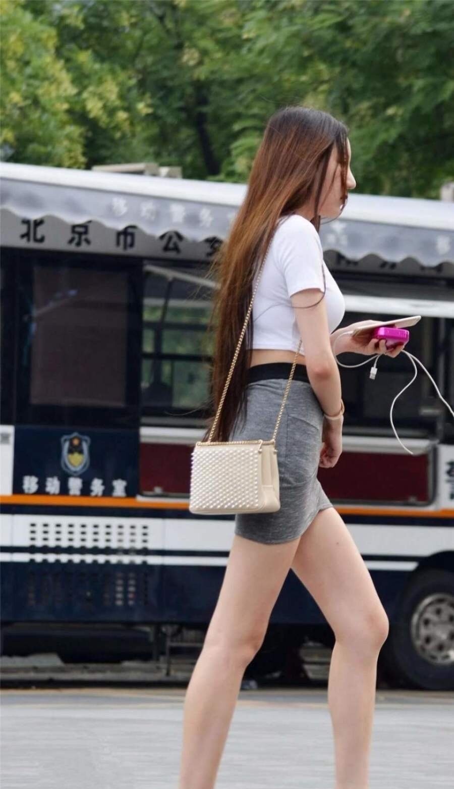 街拍|街拍:这腿没谁了,小姐姐这样搭配,完美身材全彰显出来了