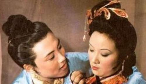 风月|王熙凤和贾琏做何风月之事周瑞家的意外撞见,被脂砚斋一语道破