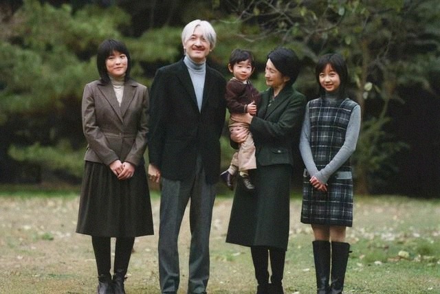 德仁天皇|文仁成为日本皇室第一顺位继承人,18岁的爱子公主将成为平民