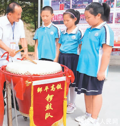 “乡村少年宫”里学民俗