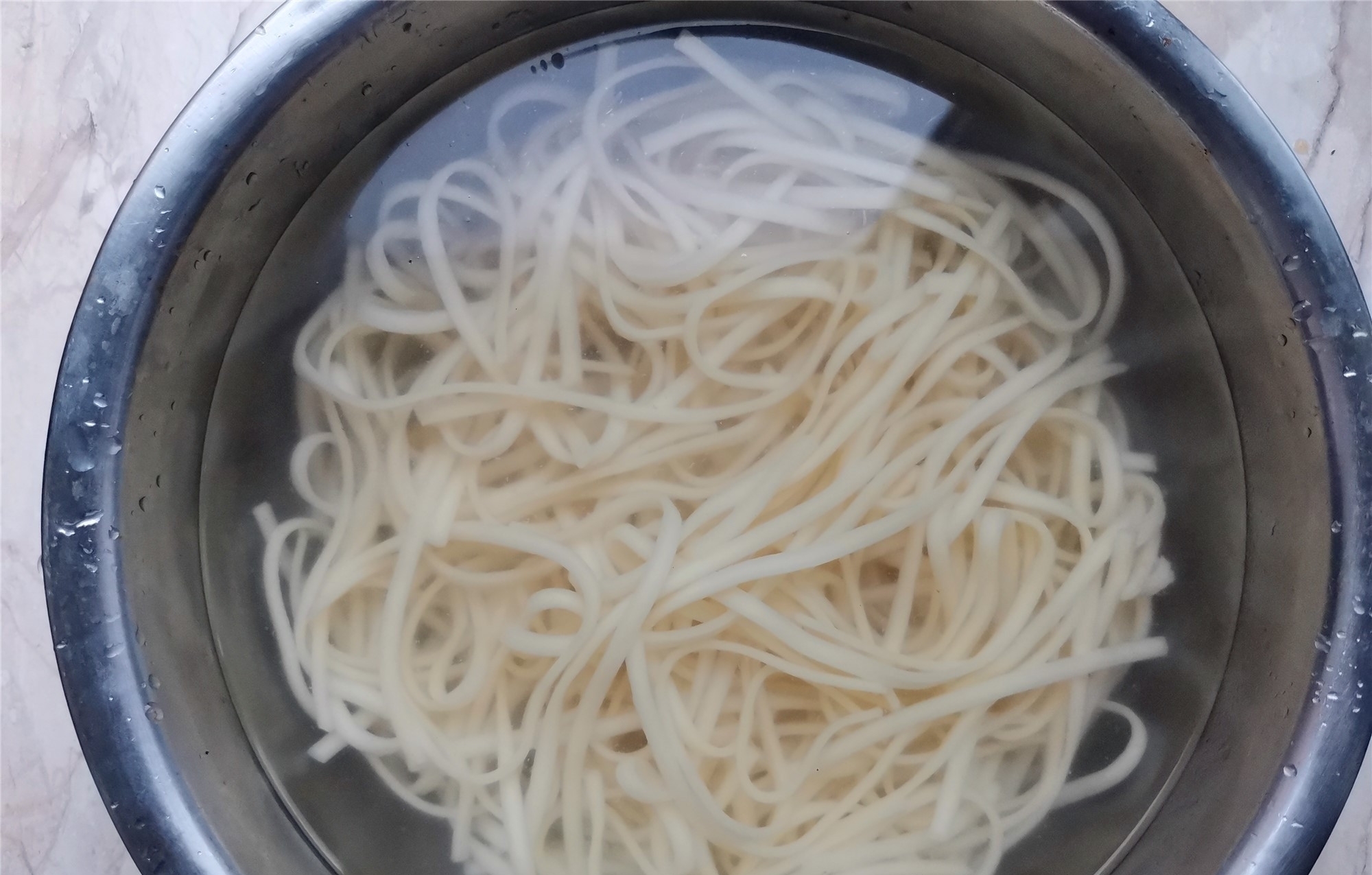 老干妈|教你做凉拌面用的“万能调料汁”，无论拌什么面条都好吃，太香了