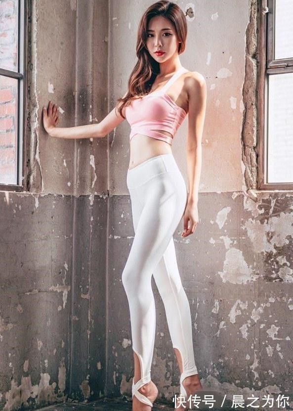 美女 时尚穿搭:甜美有型的打底裤美女,展现女人时尚魅力!