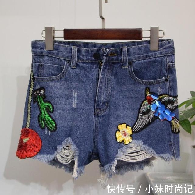 穿搭|穿牛仔短裤T恤套装,时尚又减龄的穿搭,而且轻易秀出大长腿