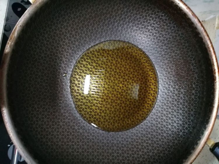 美味好吃的家常茄子，炒一炒就出锅，方法简单，超下饭