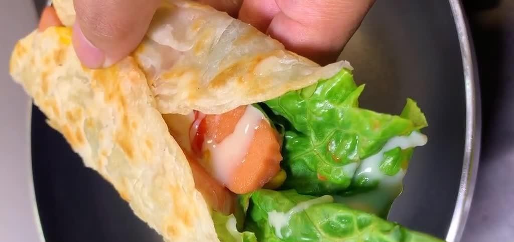 手抓饼的做法,包一包卷一卷外酥里香,营养丰富早餐晚餐都合适!