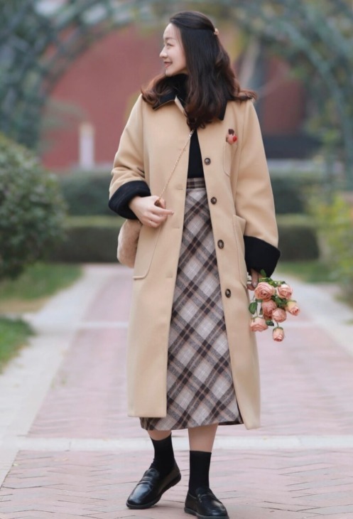大衣 会穿衣的女人才有气质,照搬这位博主的大衣穿搭就够了,优雅整个冬天