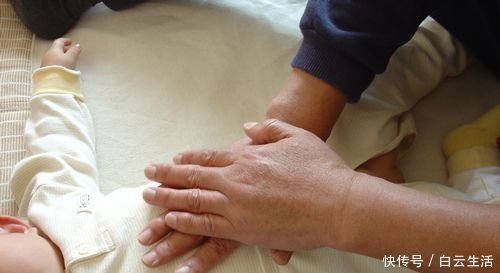 脾胃|劝告家长在娃饭后做好3件事,清理积食强脾胃,孩子长大个