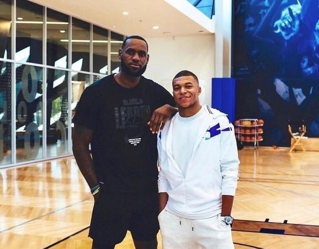 aj5 姆巴佩联名詹姆斯这双跨界诞生的LBJ18你爱了吗!