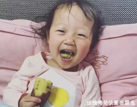 母乳喂|2岁孩子有了小黑牙,可能和糖果无关,跟爸妈的这些坏习惯有关