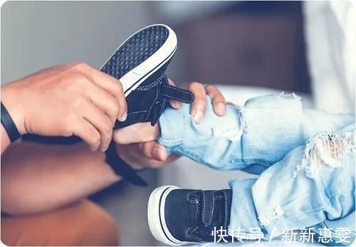 触觉|“早穿鞋”和“总光脚”的宝宝,发育差别太大,父母要心中有数