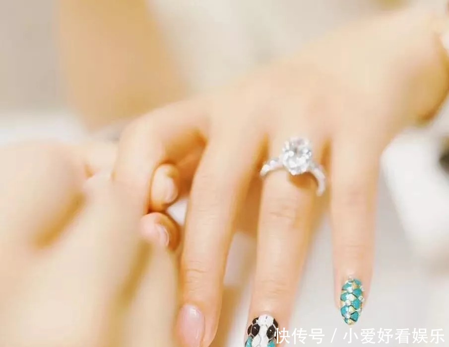 上海宝格丽酒店美甲,明星名媛将珠宝嵌在指尖