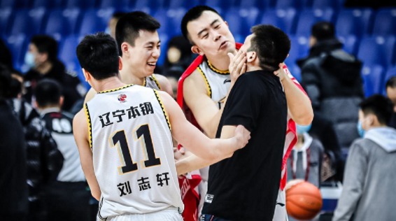 辽宁队|输给辽宁20分!大比分落后易建联直接被打蒙,广东进总决赛悬了