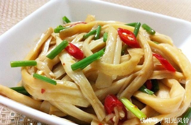 杏鲍菇|便秘最怕这“菜”,坚持一周吃3次,清肠排宿便,大肚腩变平坦了