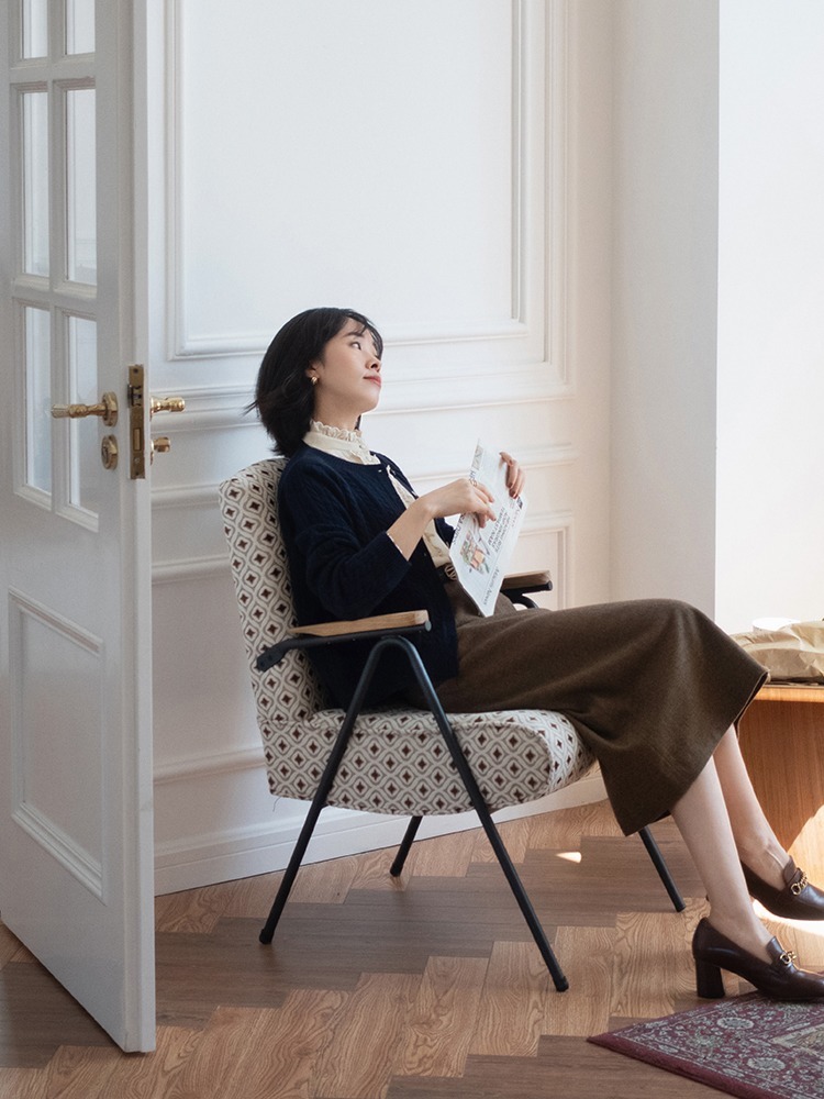 牛仔裤|人手一件的针织衫这样穿,保暖还高级,气质女神专属