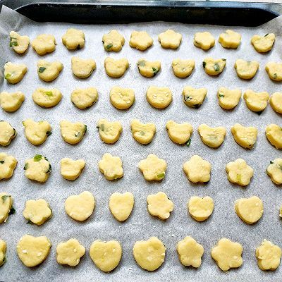 细砂糖|营养酥脆黄油香葱鸡蛋小饼干