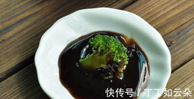 用蚝油时,要避开4个错误做法,有些人常弄错,建议了解清楚再用!