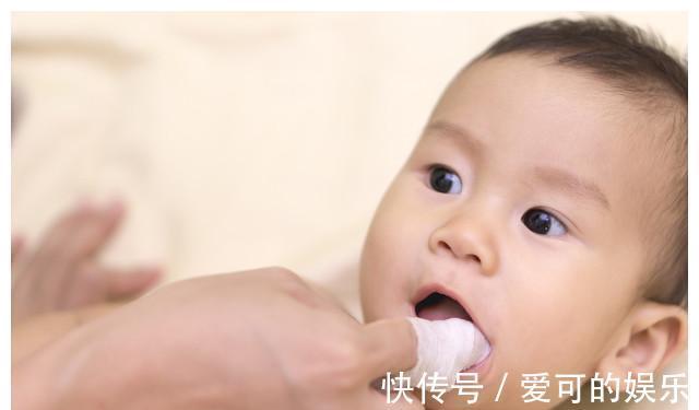 户外运动|8个月孩子的体检标准是啥?大运动和生长发育自查表让家长不焦虑