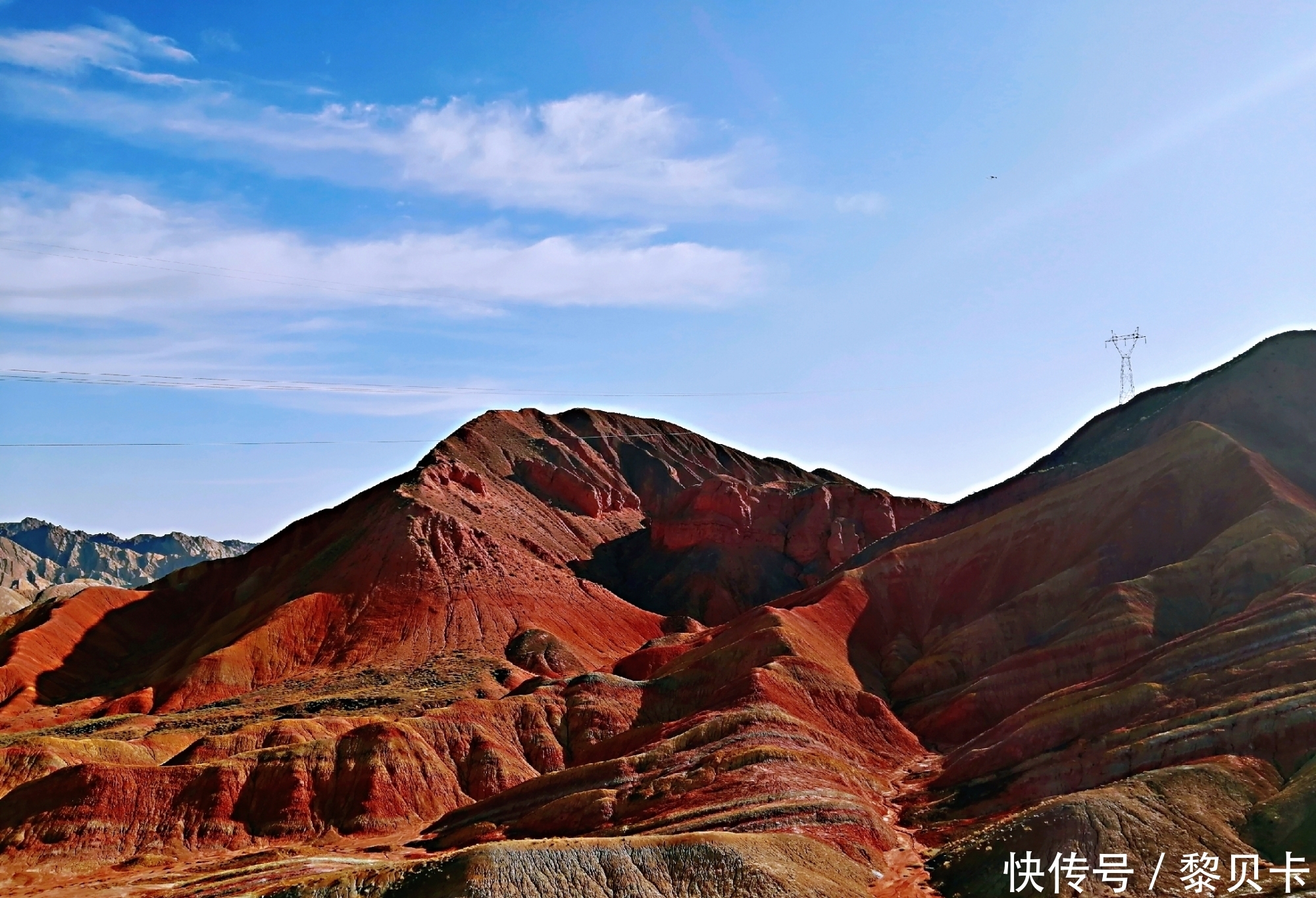 你观赏过七彩丹霞地貌吗？涓涓隽语七律诗和图片带你睹其风采