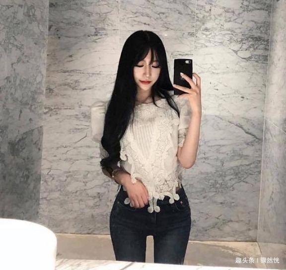 气质 牛仔裤穿出个性与品位,同样不失身材曲线,绽放别样魅力!