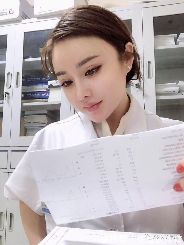 白衣天使|全身肌肉的白衣天使,因模仿“不知火舞”走红,孕期仍坚持健身?