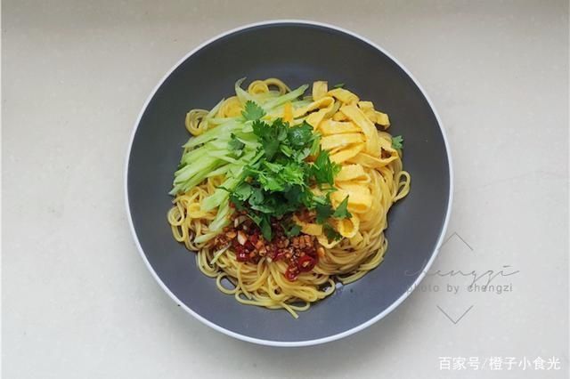 黄瓜|40岁女人极简晚餐，不用一滴油，低脂低热量，半月后腰围悄悄变瘦