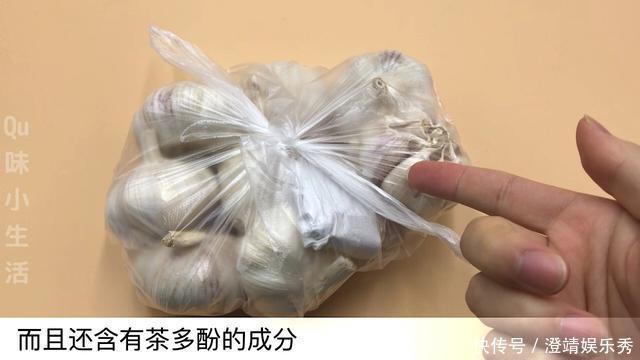 原来保存大蒜这么简单,放一年不干瘪不发芽,冬天不用花大价买了