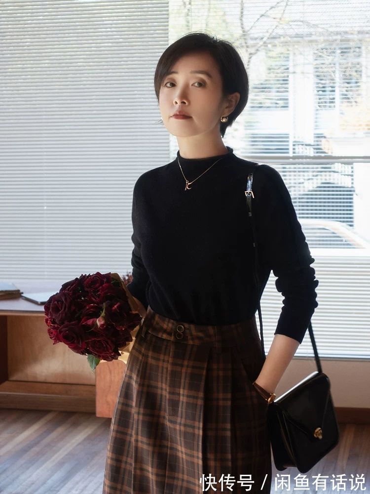 高腰线 冬天火了一种毛衣叫“卷边领”,优雅有女人味,外穿内搭都挺好看