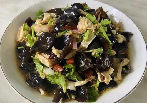 比餐馆味道还美的费饭快手菜，简单几步教你学会，酸辣开胃，过瘾！