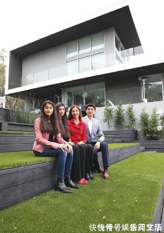 升降板|为了给老公圆梦,她砸7000万耗时三年把家改成“宇宙飞船”,网友这妻子从哪找的