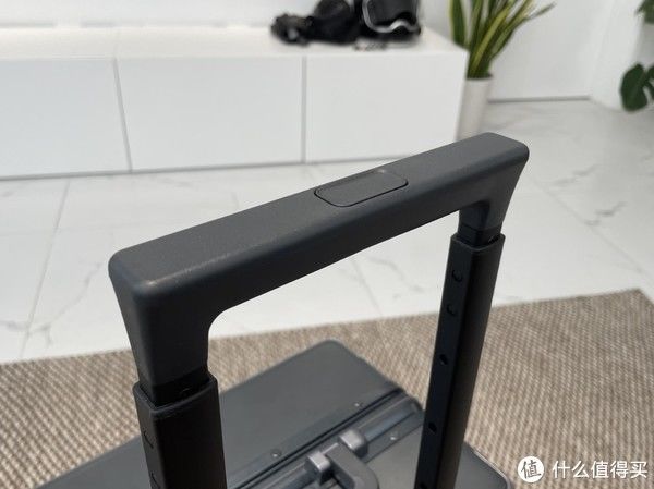 钢铁直男|最适合钢铁直男的行李箱?地平线8号Power系列20寸行李箱使用体验