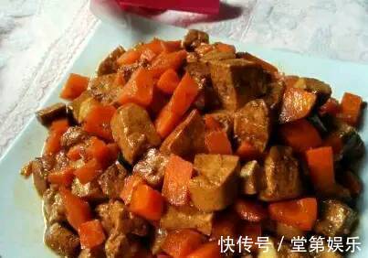 子宫|胡萝卜和此物一起炒，子宫越来越干净，女性不想一脸皱纹可试试