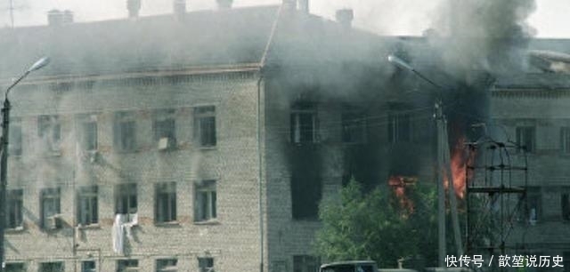 百姓|罪恶滔天的巴萨耶夫，沾满无辜百姓鲜血的刽子手，最终被天降正义