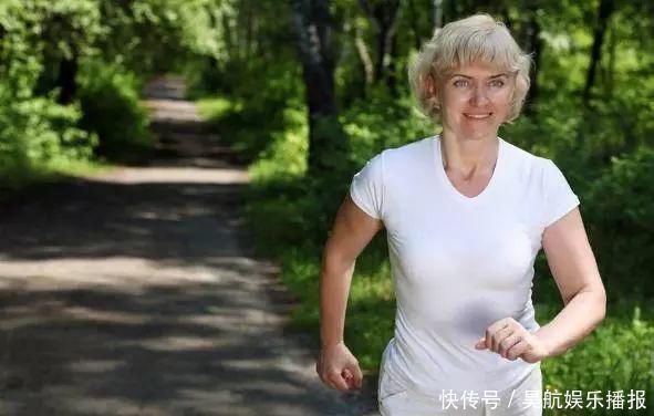 运动|中老年人每天跑步10公里,为什么他们跑了半辈子也没有事?