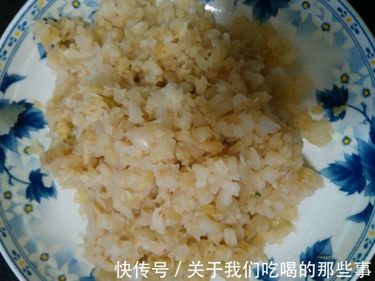 用羊肉包饺子，牢记“4加2不加”，鲜嫩多汁还不膻，咬一口满嘴香