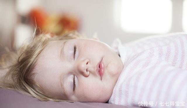 儿童|孩子经常这样睡,日后发育或会落后于同龄人,现在改正还不晚