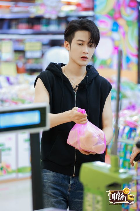 这道菜|《中餐厅》抵达桂林站！檀健次花式安利酸笋，赵丽颖张碧晨惊喜亮相