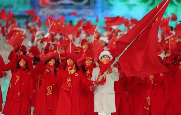 谷爱凌|热议北京冬奥会开幕式!谷爱凌晒美照,多名中国男足球员表态
